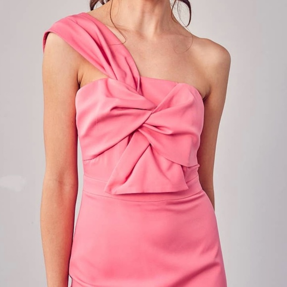 Princess Karlie Dress - Picture 2 of 4